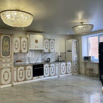 Оренда трикімнатної квартири з терасою біля Центрального парку