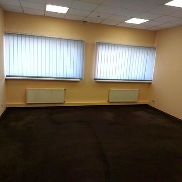 Генерала Миколи Юнаківа вул., 9