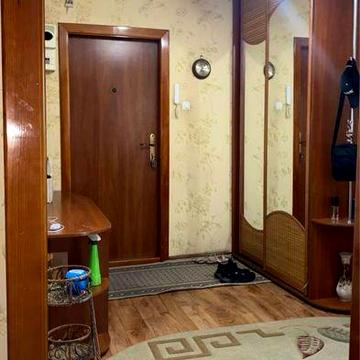 АН Продажа трехкомнатной квартиры 2/5 Центр