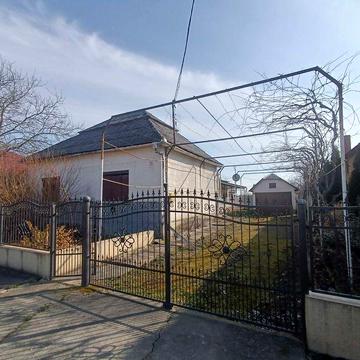 5 КІМНАТНИЙ будинок у жилому стані у передмісті Берегова (с. Геча)!