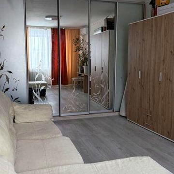 Продаж 2х кімнатної квартири на центральній стороні