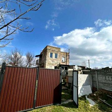 Продам двоповерховий будинок, М.-Погорілове, 1 км. від міста