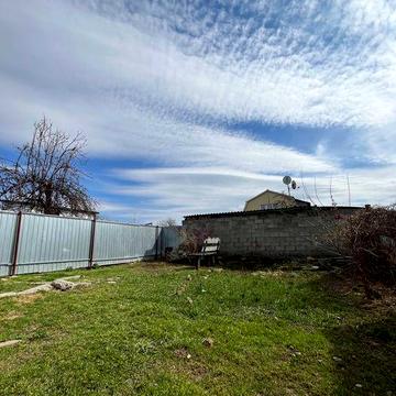 Є відновлення чи готівка Продаж половини будинку з окремим двором