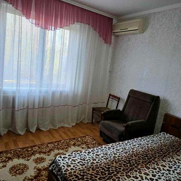 Довготривала оренда 2к квартири на вул. Озерна -8000 грн