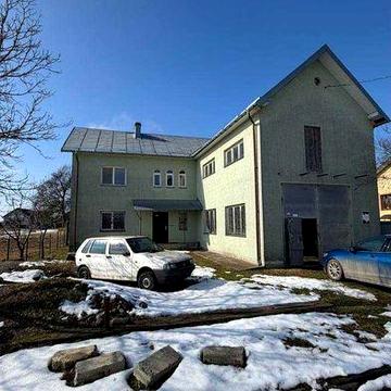 Продаю приватний будинок з літньою кухнею с.Підлужжя