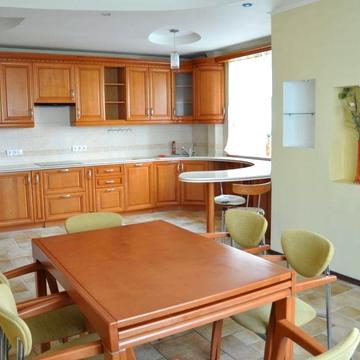 Оренда 3 кімнатна квартира  метро