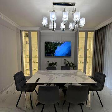 Продається просторий таунхаус з ремонтом, кутовий з просторим двором.