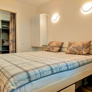 Урлівська вул., 20