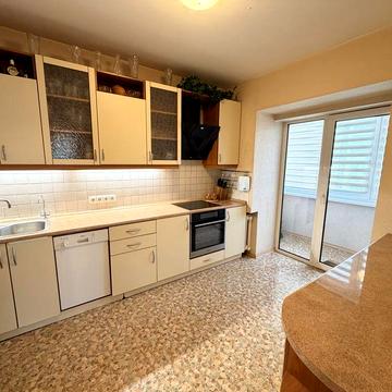 Продам квартиру на Позняках, біля метро