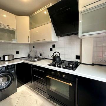 Без %! Продається 2 кім. квартира біля  м. Голосіївська .