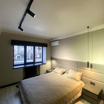 Велика Васильківська вул. (Червоноармійська), 102