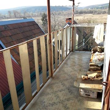 Над озером, 4