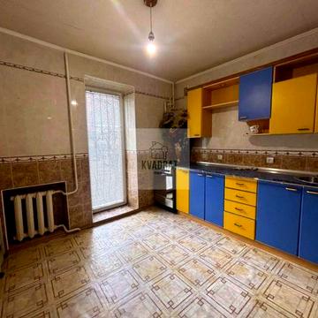 Продам двохкімнатну квартиру поруч з центром