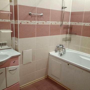 Сдам 2 комн квартиру со всеми удобствами!