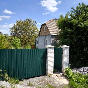 Продаж будинку із зручностями