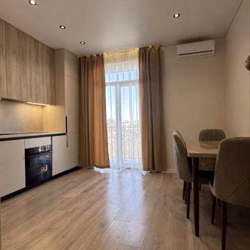 Здається в оренду 1,5 кімнатна квартира. Центр. Новобудова.