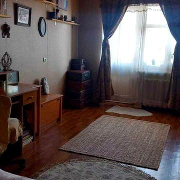 В продаже 1к квартира с балконом в центре ул Небесной сотни центр