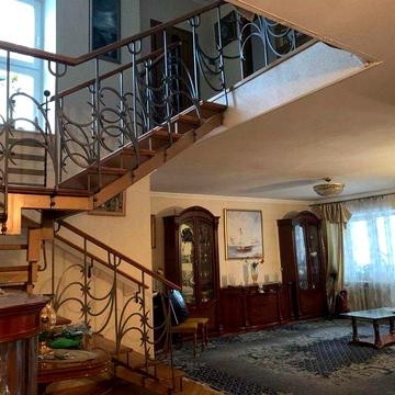 Севастопольська пл, вул.Максима Токарєва,5 (Вузівська), 210кв.м