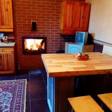 Двоповерховий будинок