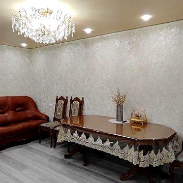 Трикімнатна квартира з євроремонтом.Кімнати роздільні.Кухня-студія