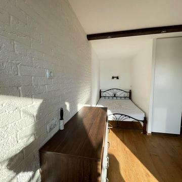 Половецька вул., 16-Б