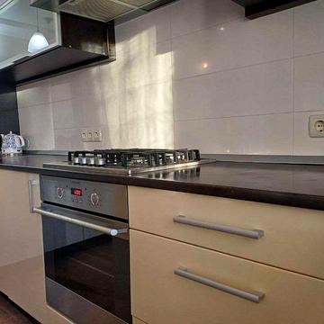 Стильна 1-кімнатна з великою кухнею-вітальнею по вул. Караджича