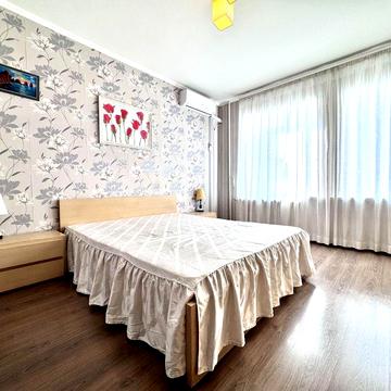 2-х кімнатна ЛЮКС! 3-й поверх. 70кв.метро Академмістечко 15хв пішки.