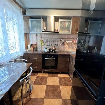 3 квмн. Космонавтіів, з меблями та технікою