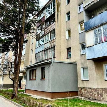 Продається 1 кімнатна квартира по вул. Бережанська