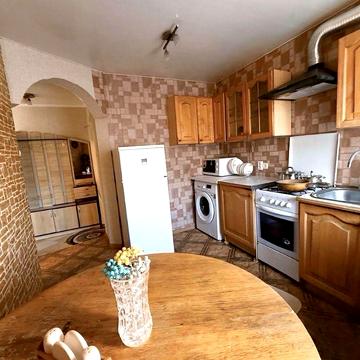 Поділ гарна квартира з кондиціонером вільна