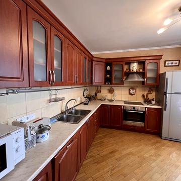 Вячеслава Чорновола вул., 20