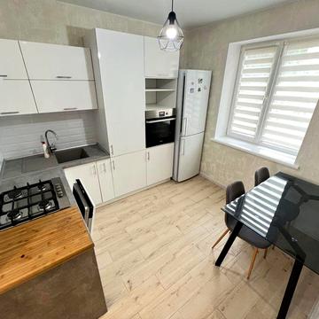 Таунхаус з ремонтом у Петропавлівській Борщагівці біля ліцею