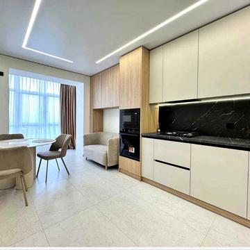 Продам 1 кімнатну новобудову з євроремонтом в гарному районі міста