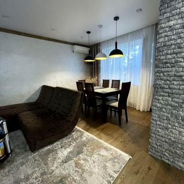 Продаж 4 кім. 10 мкрн. Лівий берег