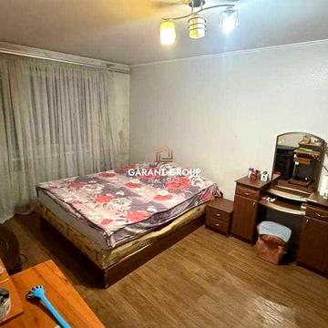 Однокімнатна квартира з меблями та технікою