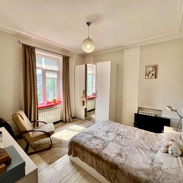 Будівельників вул., 28/15