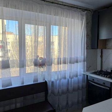 Продаж двух кімнатної квартири в центрі міста.