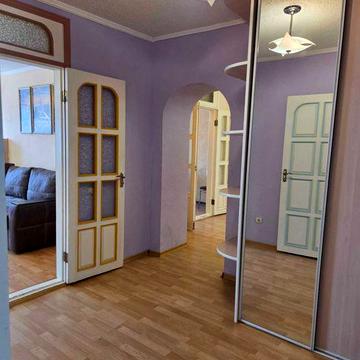 Продам квартиру площею 127 кв.м.  по Сумгаїтській, 17/1.