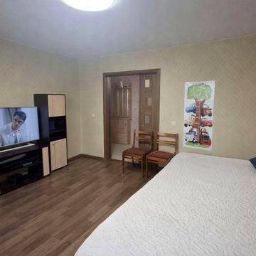 Продам  квартиру в кирпичном доме  на Семена Палия.