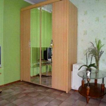 Продам гостинку в житловому стані на Нових Будинках