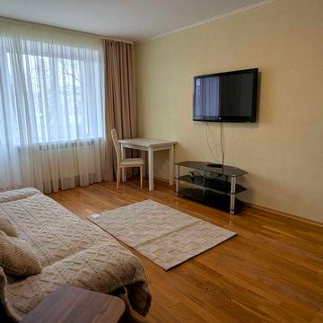 Здається 2-кімнатна квартира в центрі Бердичева (Садова 14)