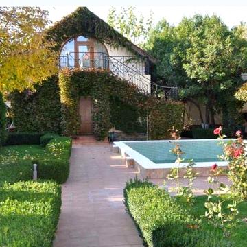 Аренда Дома с Бассейном в Совиньоне, 10 соток