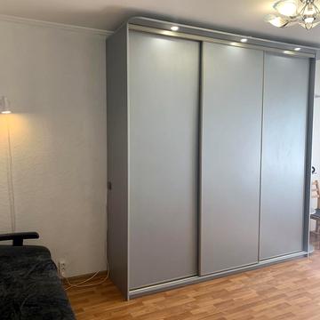 Олімпійська вул., 7