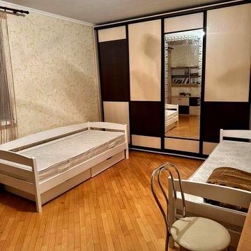 Оренда 3 кімнатної квартири вул Роксоляни