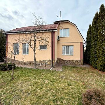 Оренда. Затишний 2-поверховий будинок. 4 кімнати, 106 квадратів. Шкуринці