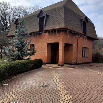 Продаж 4к Дім Праведників світу (Максимовича) вулиця