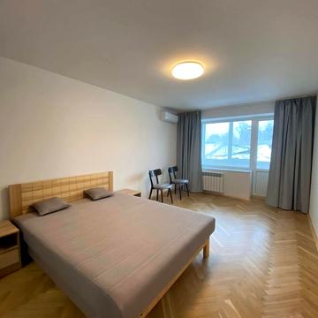 Ломаківська вул. (Мічуріна), 4