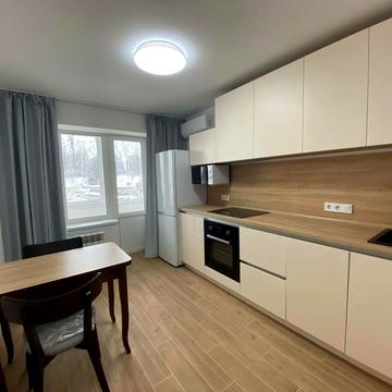 Ломаківська вул. (Мічуріна), 4