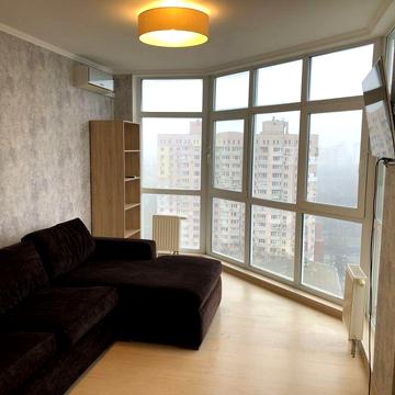 Оренда квартири 2 спальні , кіхня вітальня, балкон, вул. Курбаса 7Б