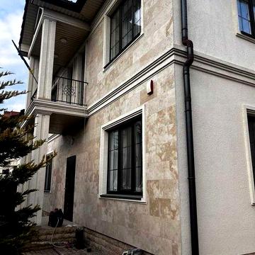 Продаж будинку в Совиньоні. Травертін. Поруч із морем.